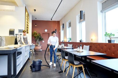 Nilfisk Vacuum Cleaner VP400 HEPA XTCP - 107421175